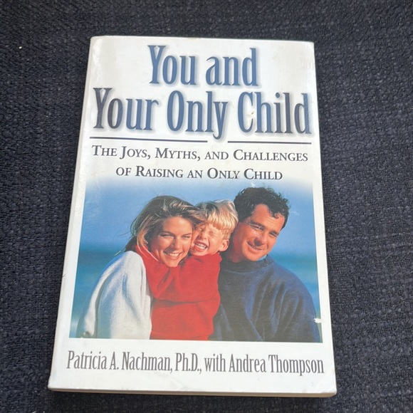 Mothers’ Day gift idea ? Parenting books ! Perfect gift for expecting parents ! - Picture 2 of 9